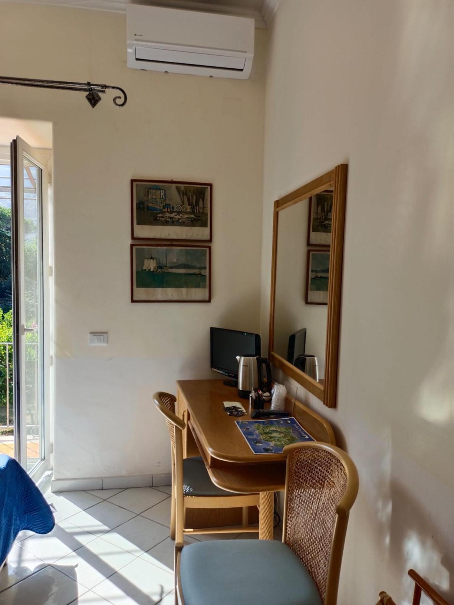 Relais Raffaele By Emilia Bed & Breakfast *