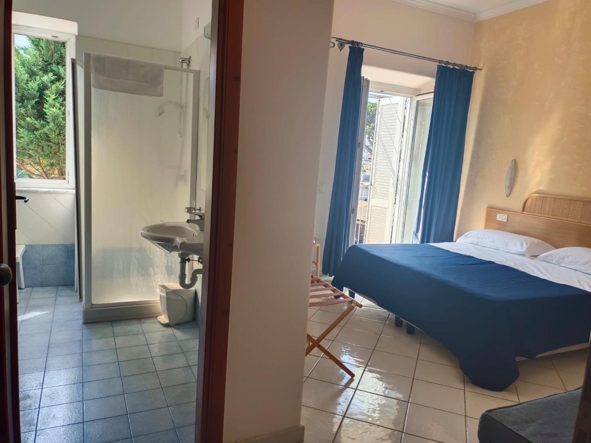 Relais Raffaele By Emilia Bed & Breakfast *